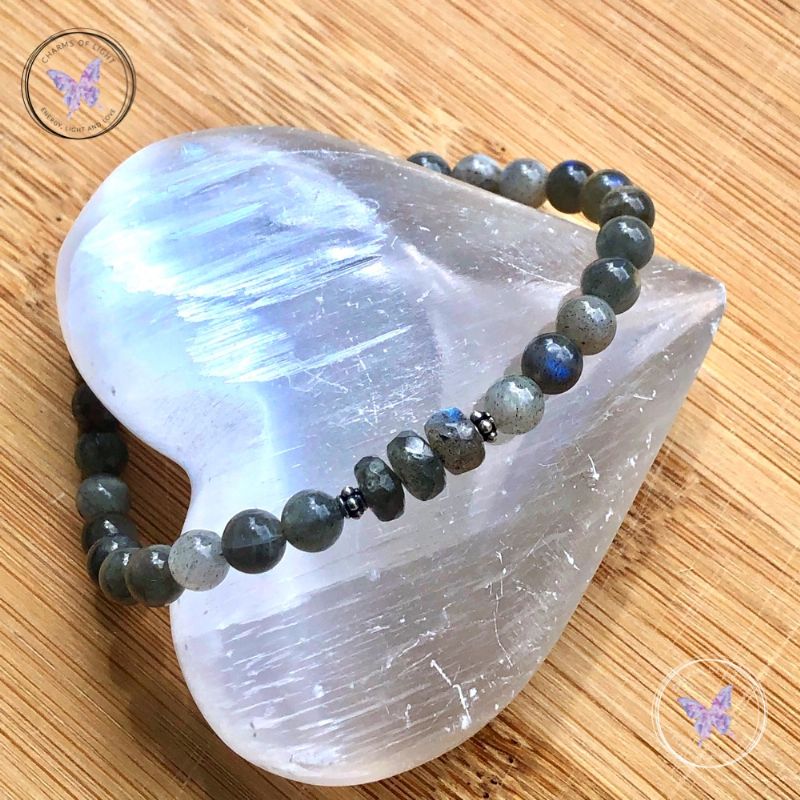 Labradorite Bead Bracelet With Facet Feature